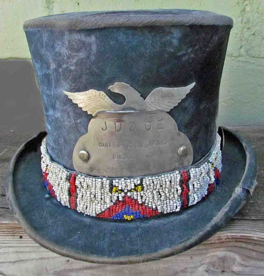 Cinq chapeaux exceptionnels vendus sur eBay
