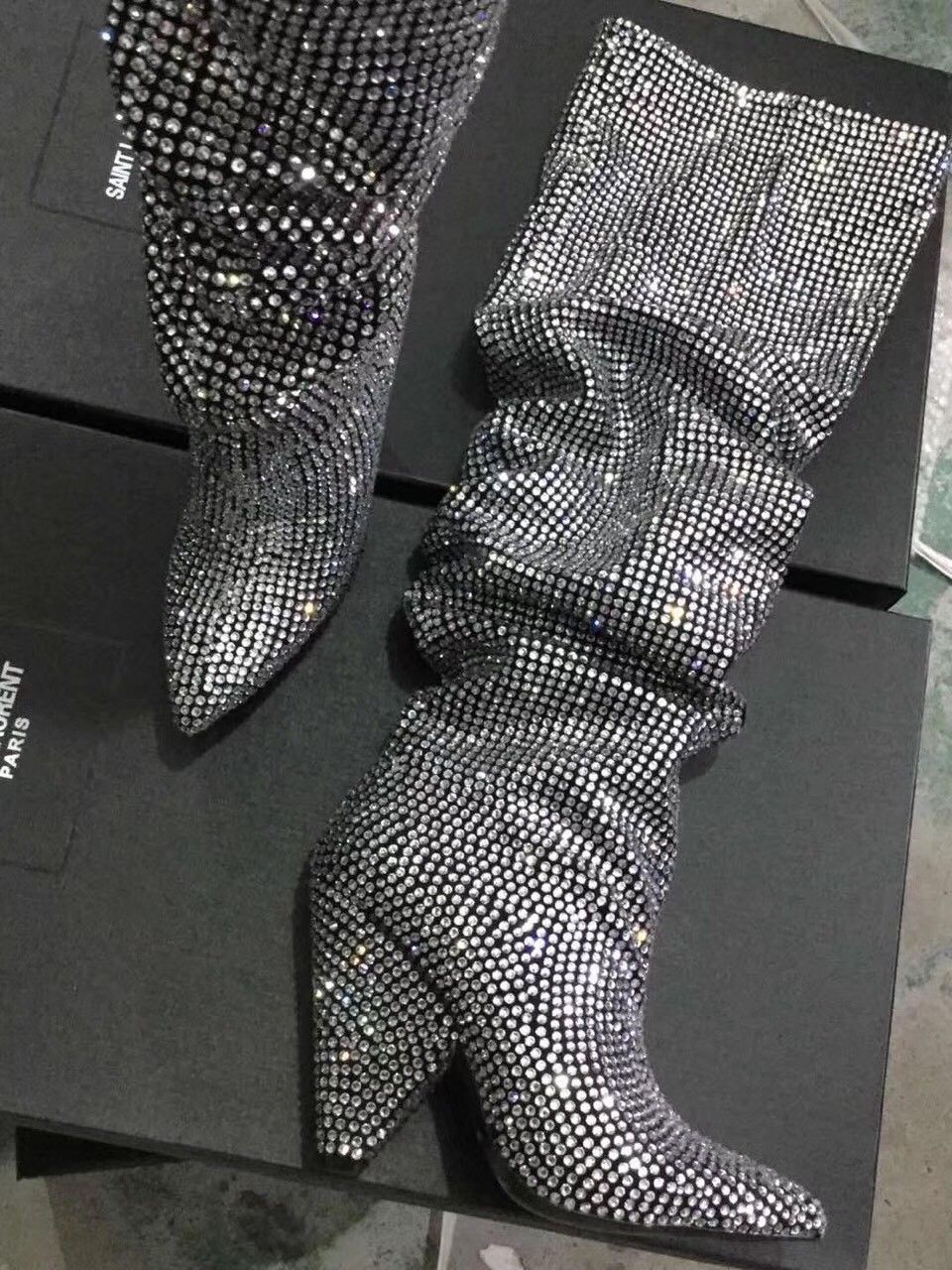 Bottes de créateurs : 5 modèles de collection les plus chers sur eBay !