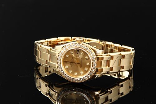 Les montres pour femmes les plus chères ! Les ventes eBay du moment.