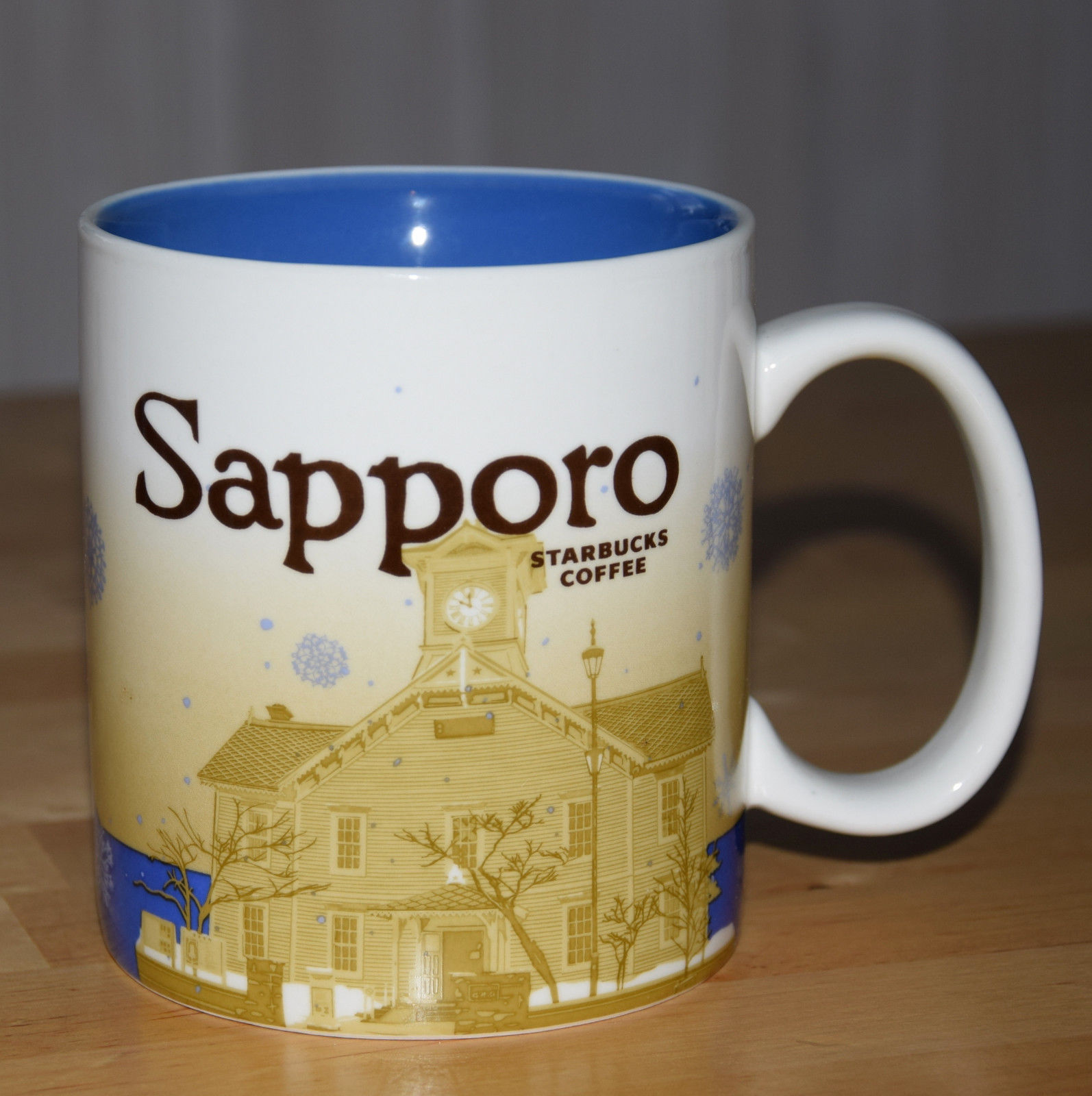 Starbucks : des tasses de collection vintages à prix astronomique ! 