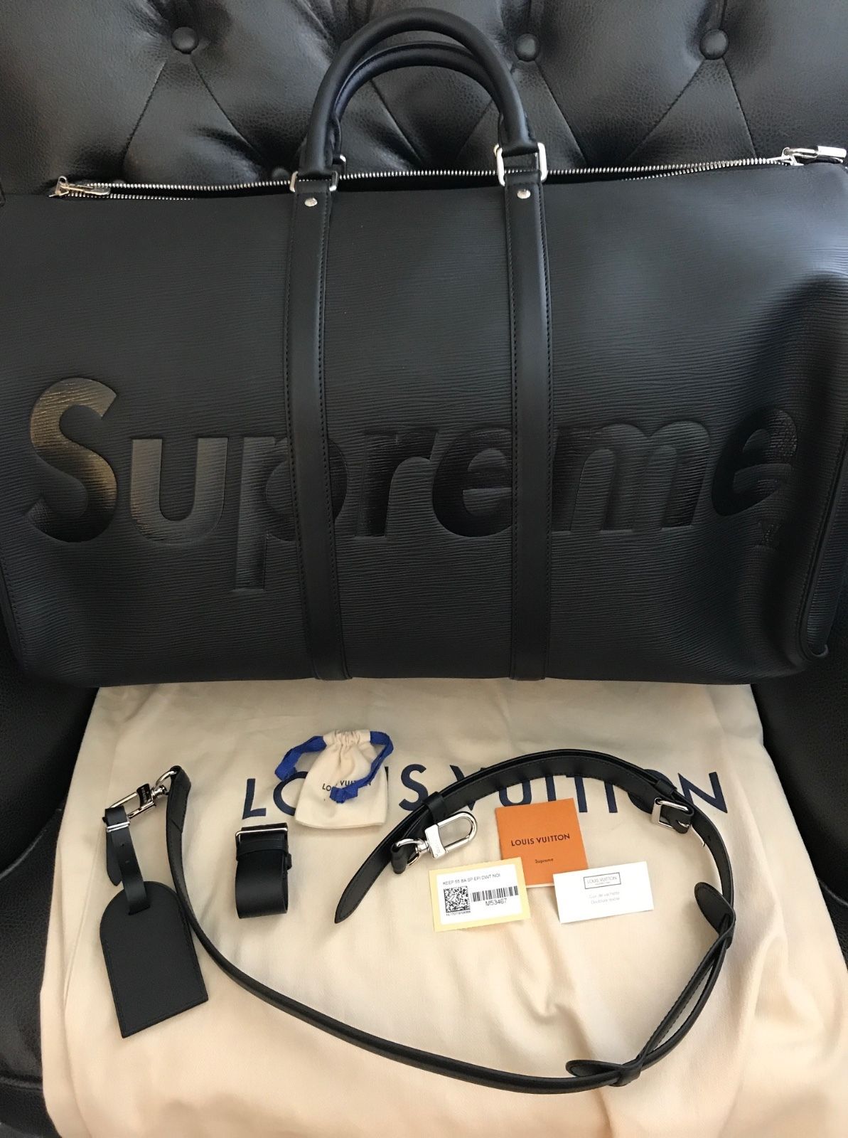 Louis Vuitton X Supreme : 5 accessoires en édition limitée récemment vendus sur eBay