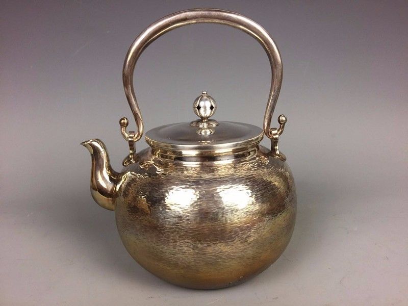 Les théières japonaises en argent massif les plus chères