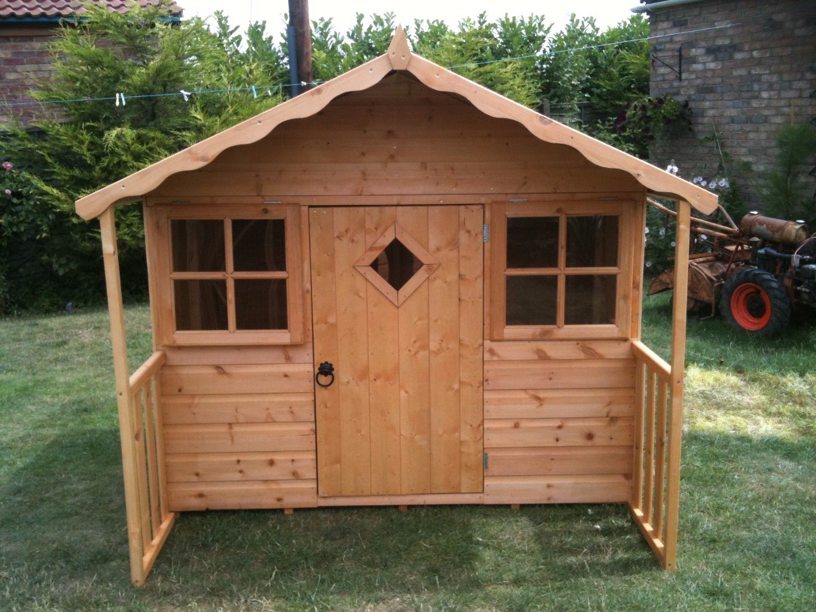 Les plus belles maisons en bois pour enfants vendues sur eBay ! 