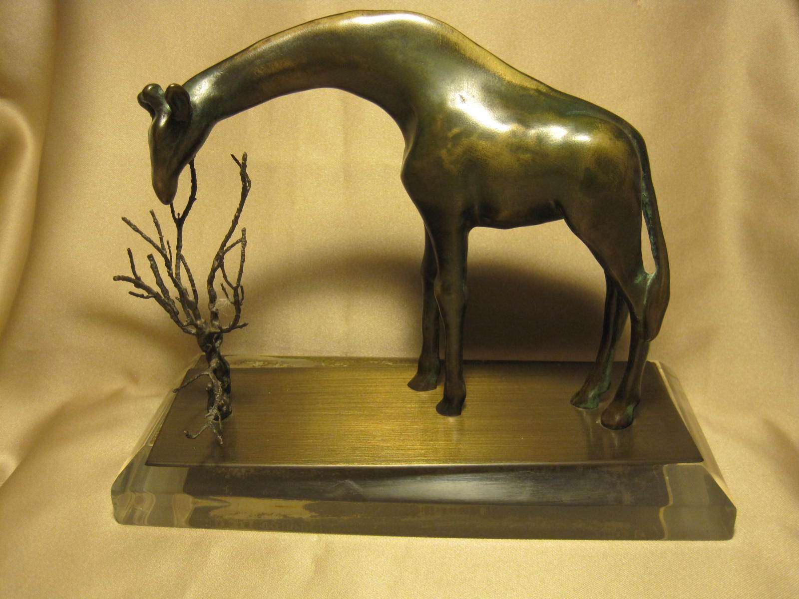 Objets de décoration thème girafe : Notre Top 5 des sculptures parmi les plus chères !