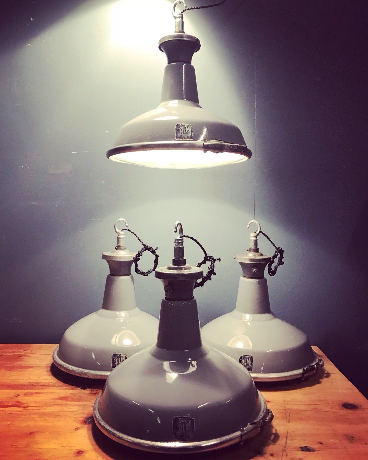 Lustres industriels les plus chers : Top 5 modèles pour votre loft !  