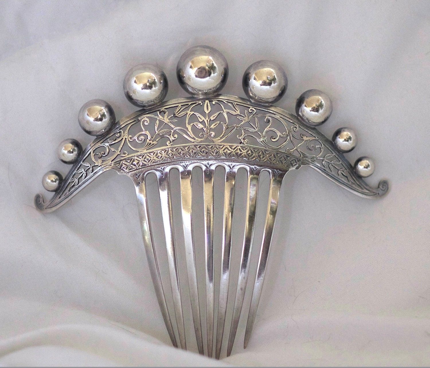 Peigne à cheveux : 5 bijoux élégants et tendances les plus chers vendus sur eBay !