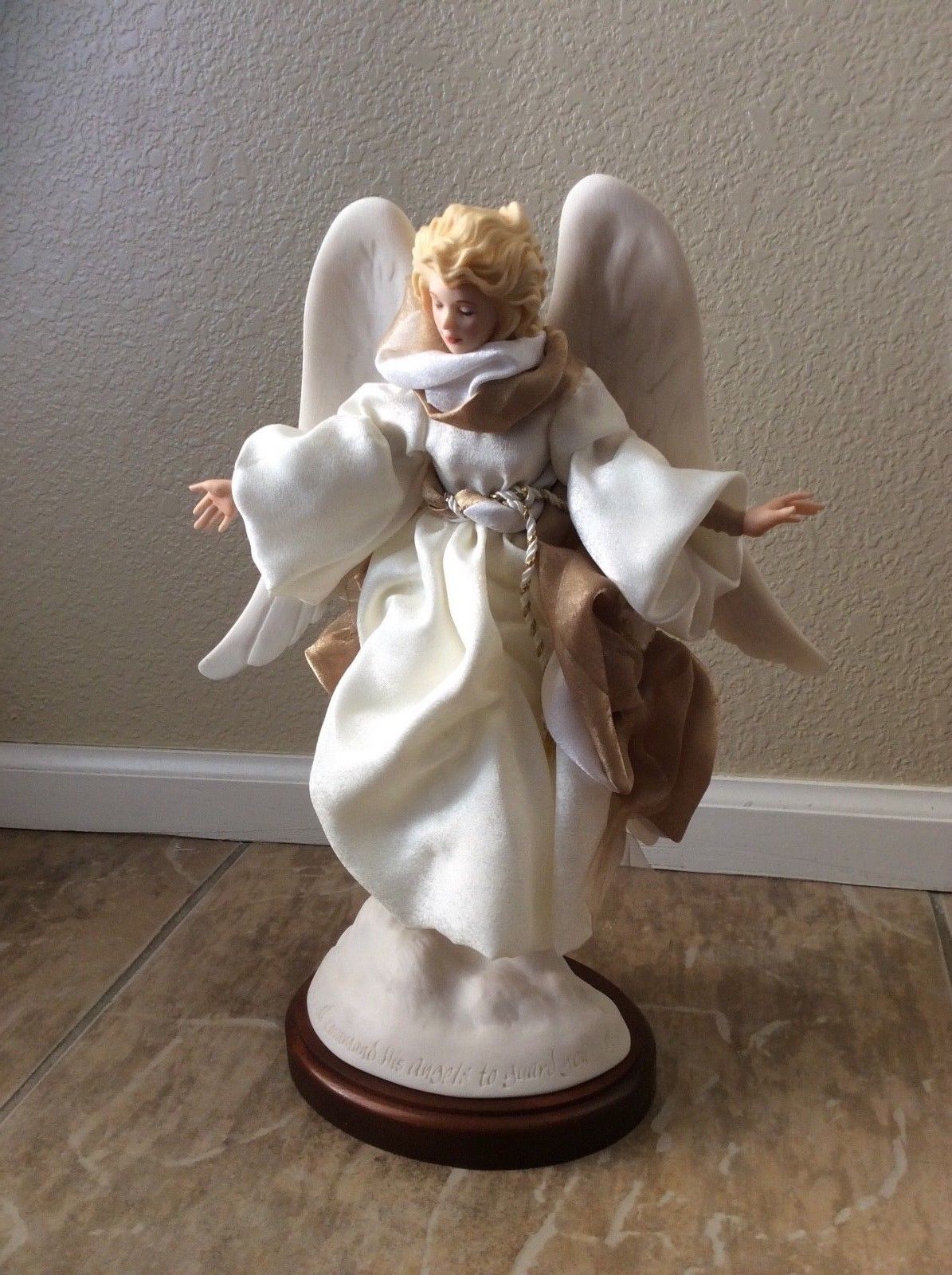 Figurines d'Anges : Top 5 des pièces les plus chères sur eBay ! 