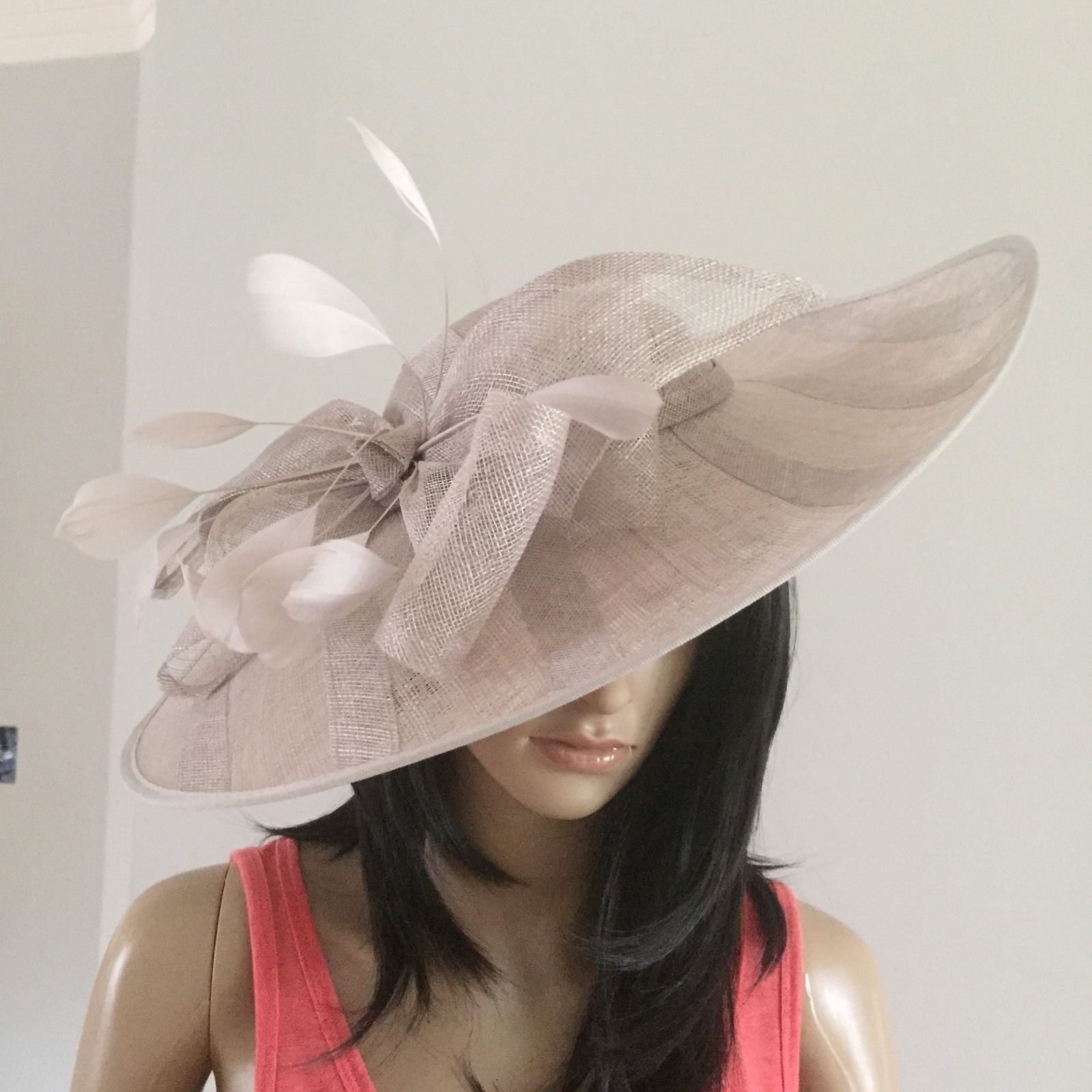 Notre top 5 des plus beaux chapeaux pour un mariage ! 
