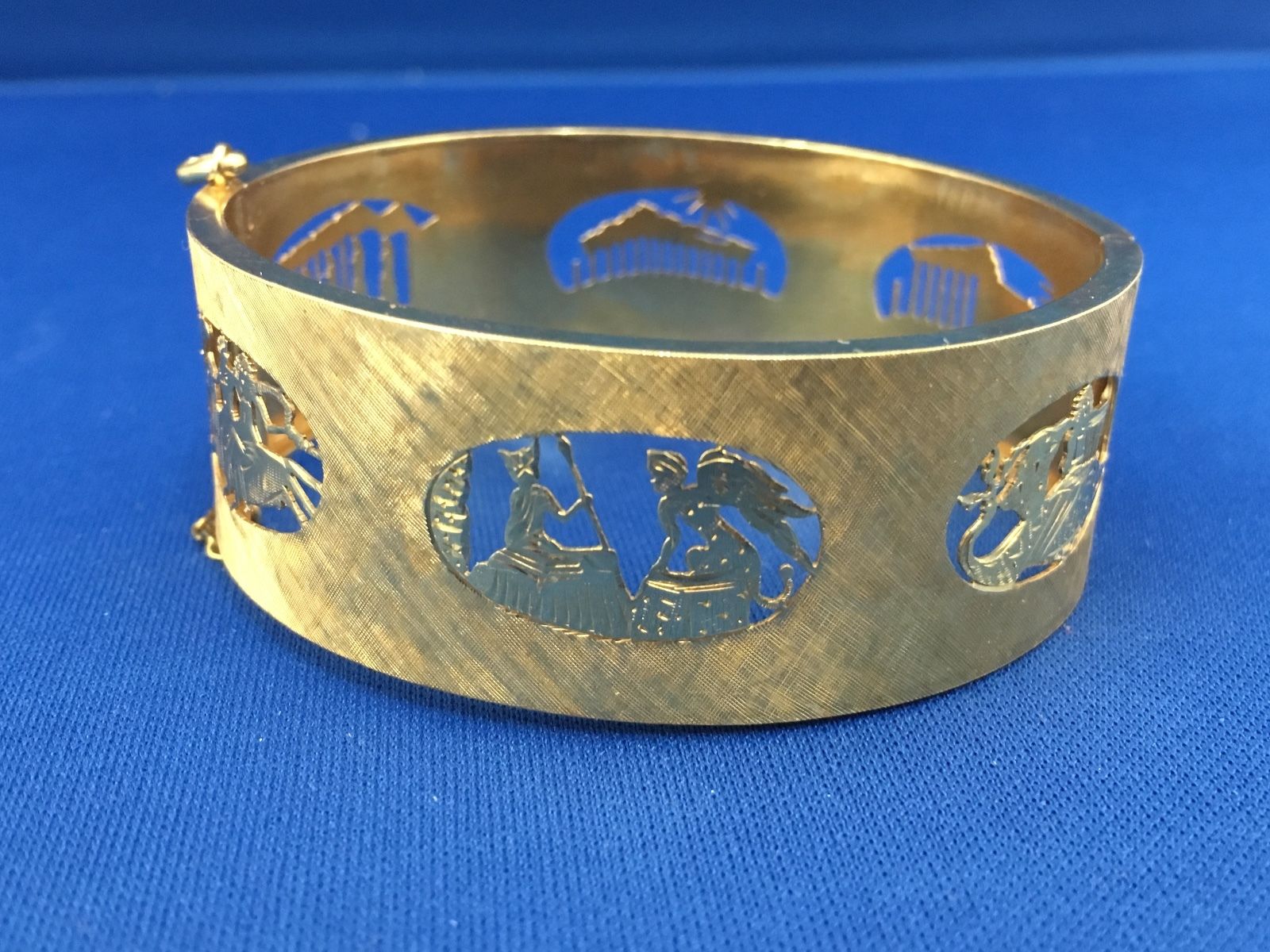 Les bracelets egyptiens les plus chers vendus récemment sur eBay ! 