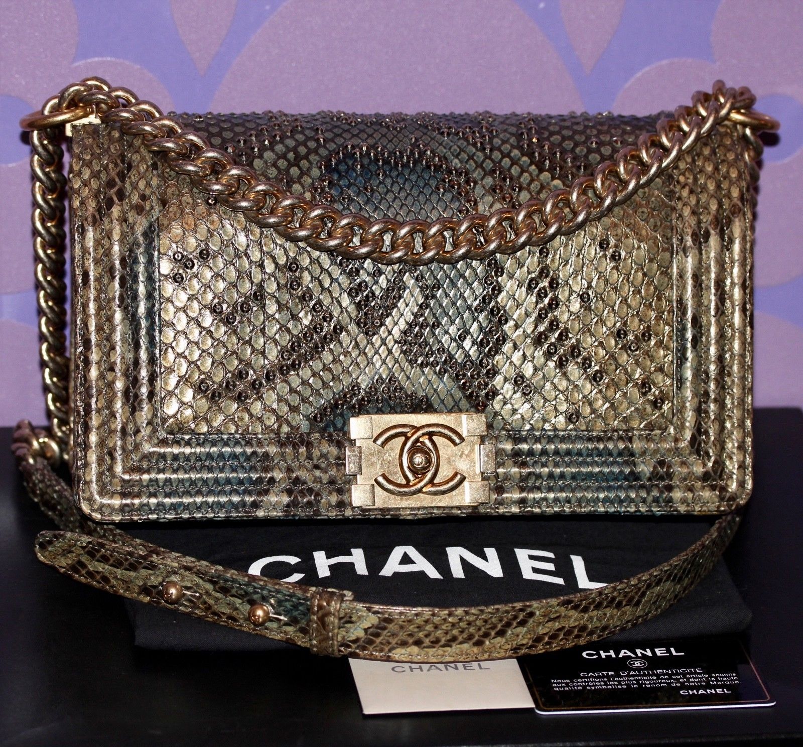 Un top 5 des sacs à cristaux Swarovski à prix astronomique ! 