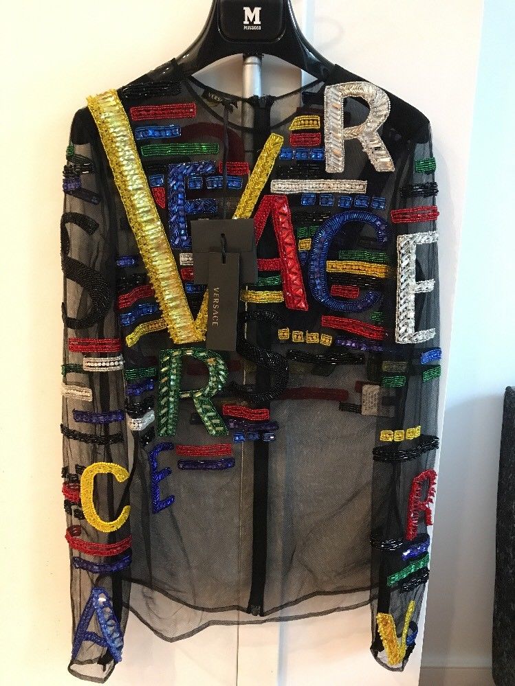 Hauts Gianni Versace Couture : découvrez un Top des modèles les plus chers !