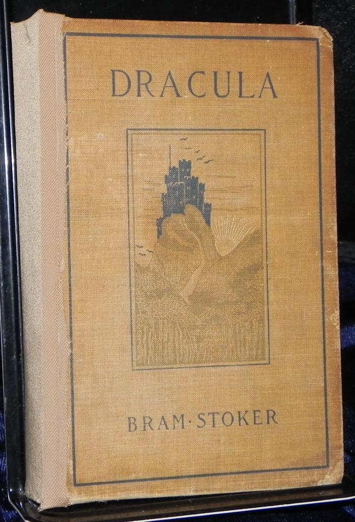 Comte Dracula : de super objets de collection récemment vendus sur eBay !