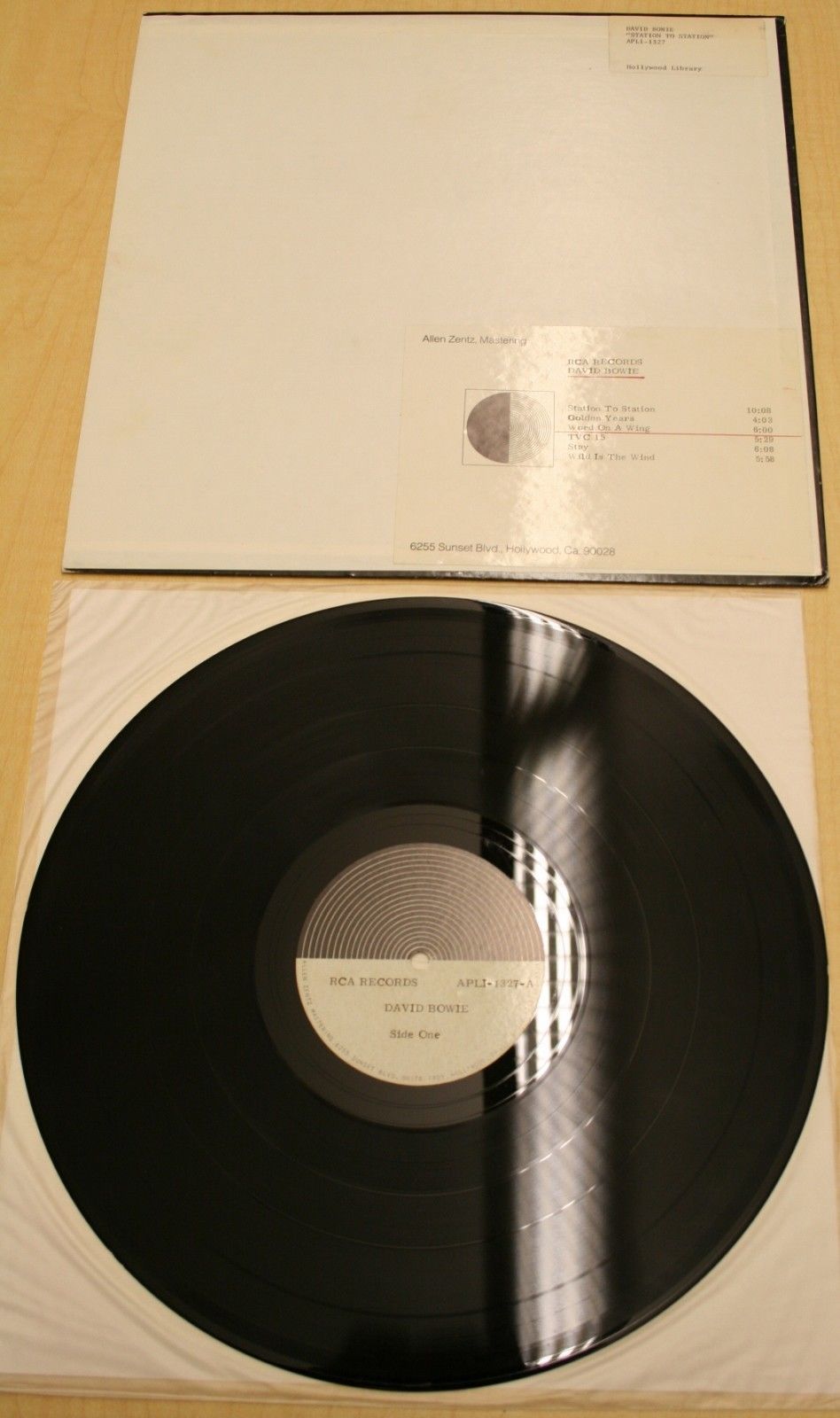 David Bowie : 5 objets rares vendus sur eBay