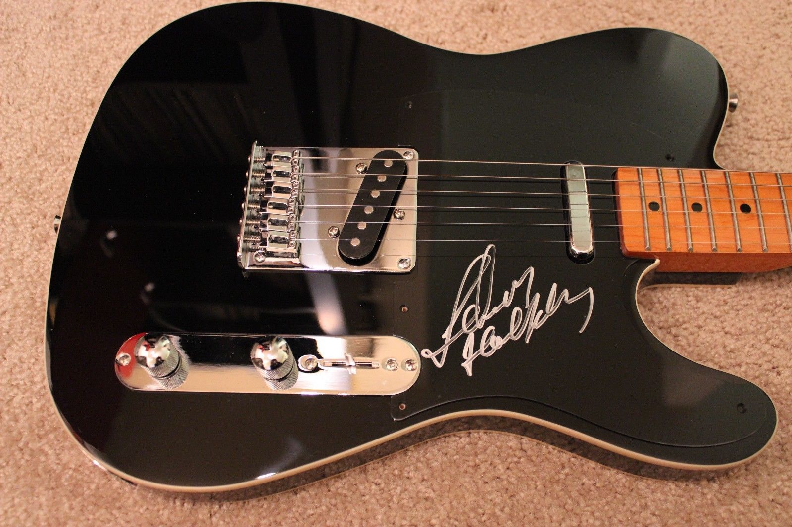 Top 5 objets collectors les plus chers de Johnny Hallyday récemment vendus sur eBay