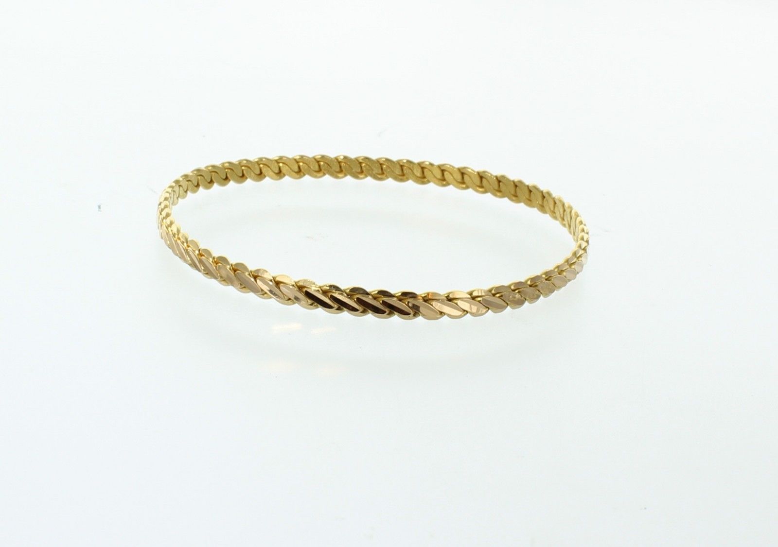 Bracelet turc : Un Top 5 des modèles les plus luxueux et chers ! 