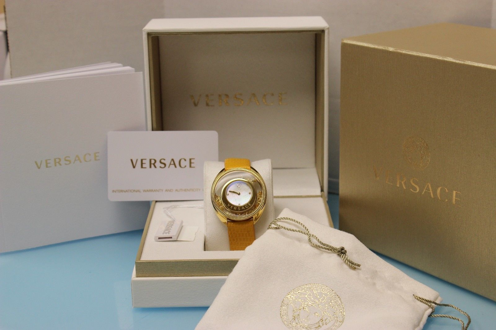 Montres Versace : 5 magnifiques modèles vendues sur eBay !  