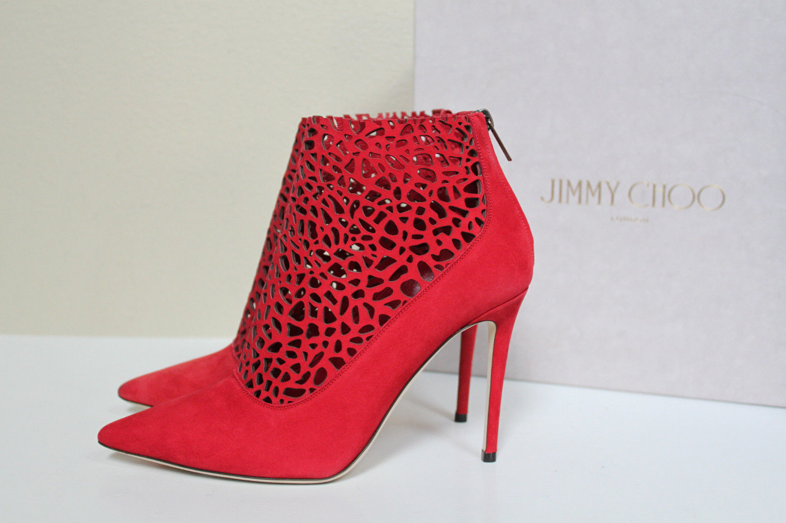 Chaussures à talons Jimmy Choo : Top 5 modèles de créateurs les plus chers ! 