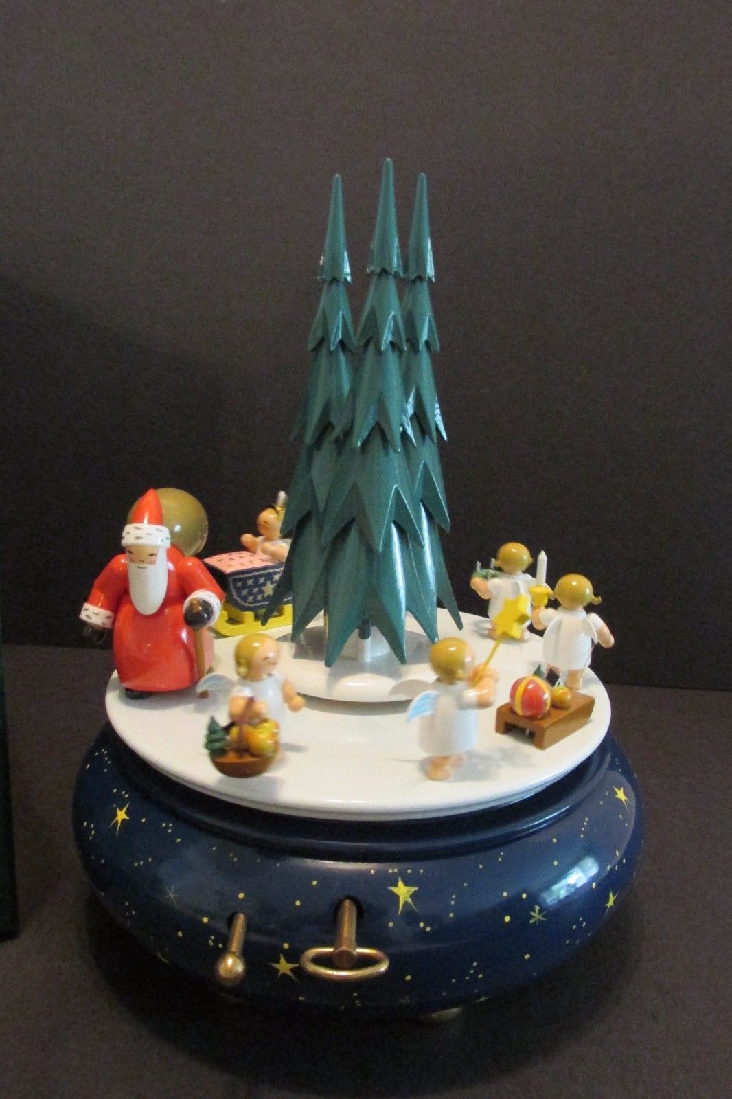 Boite à musique de noël : les plus beaux modèles récemment vendus sur eBay ! 