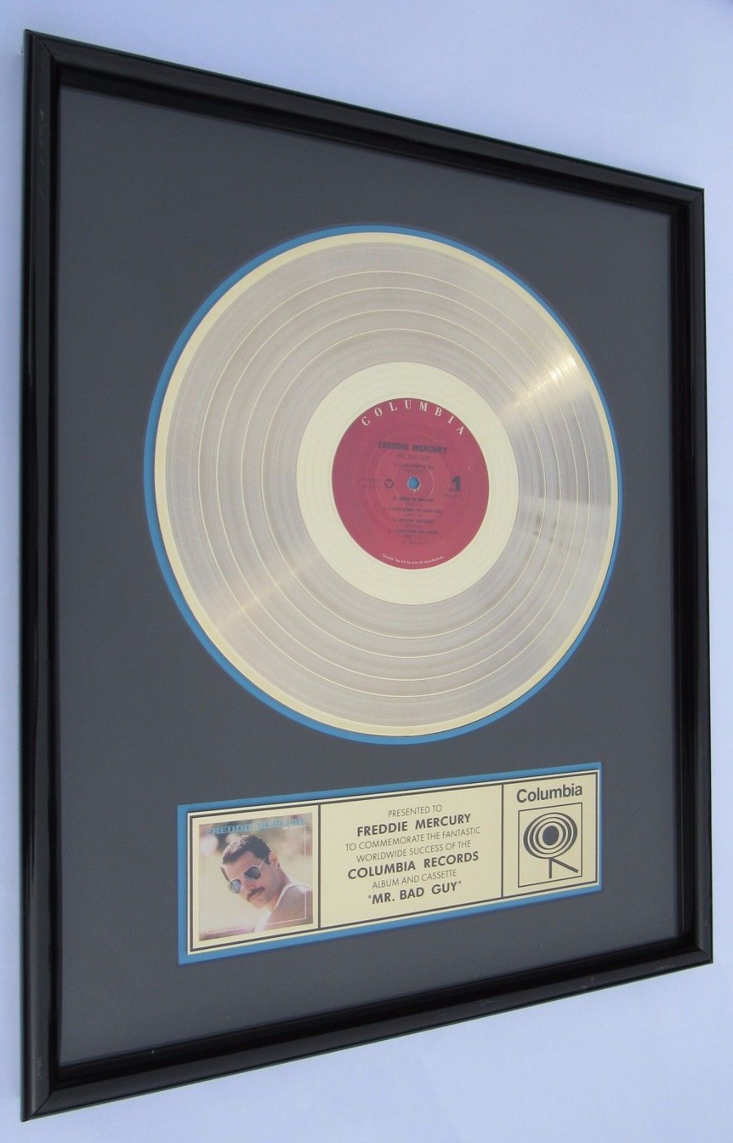 Le Top 5 des objets de collection Freddie Mercury les plus chers récemment vendus sur eBay ! 