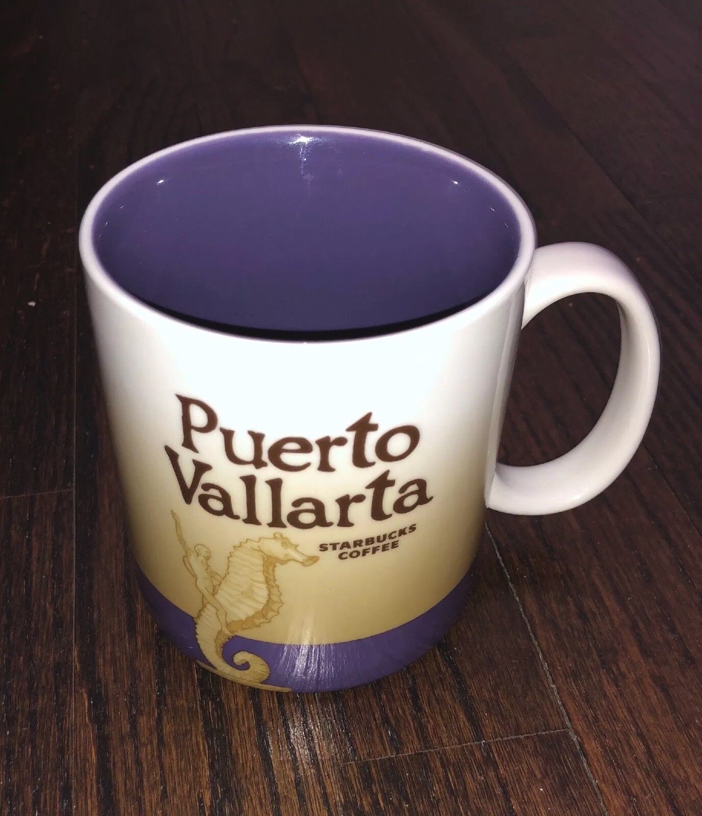 Starbucks : des tasses de collection vintages à prix astronomique ! 