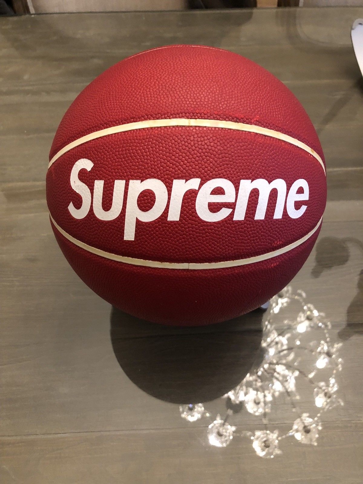 Les Ballons de Basket les plus chers : 5 modèles, de Supreme à Chanel !