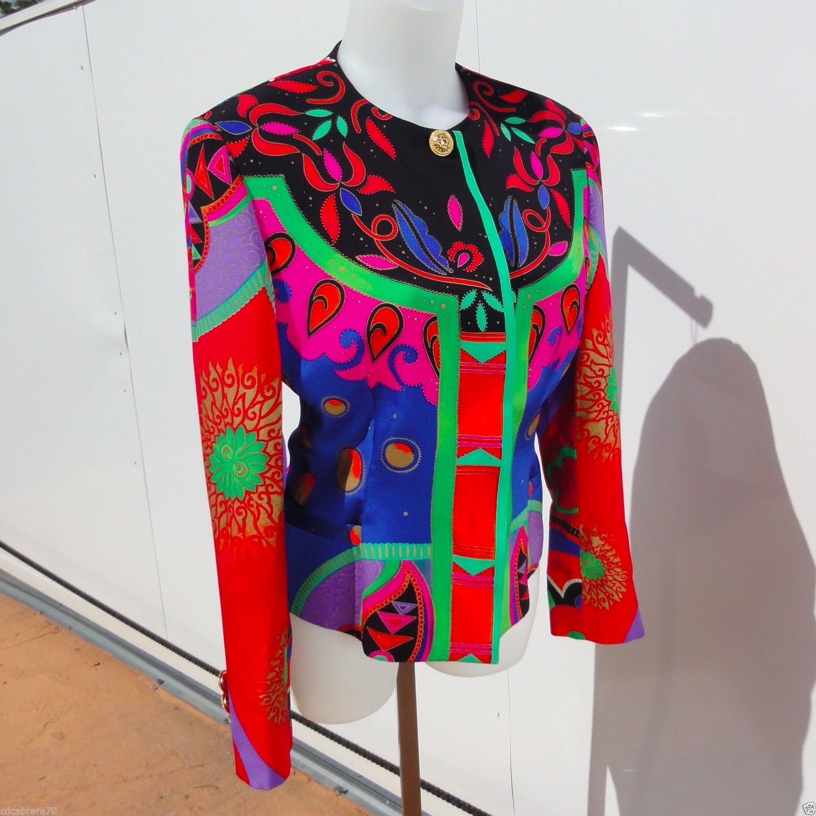 Vestes Gianni Versace : Un top 5 des modèles les plus chers ! 