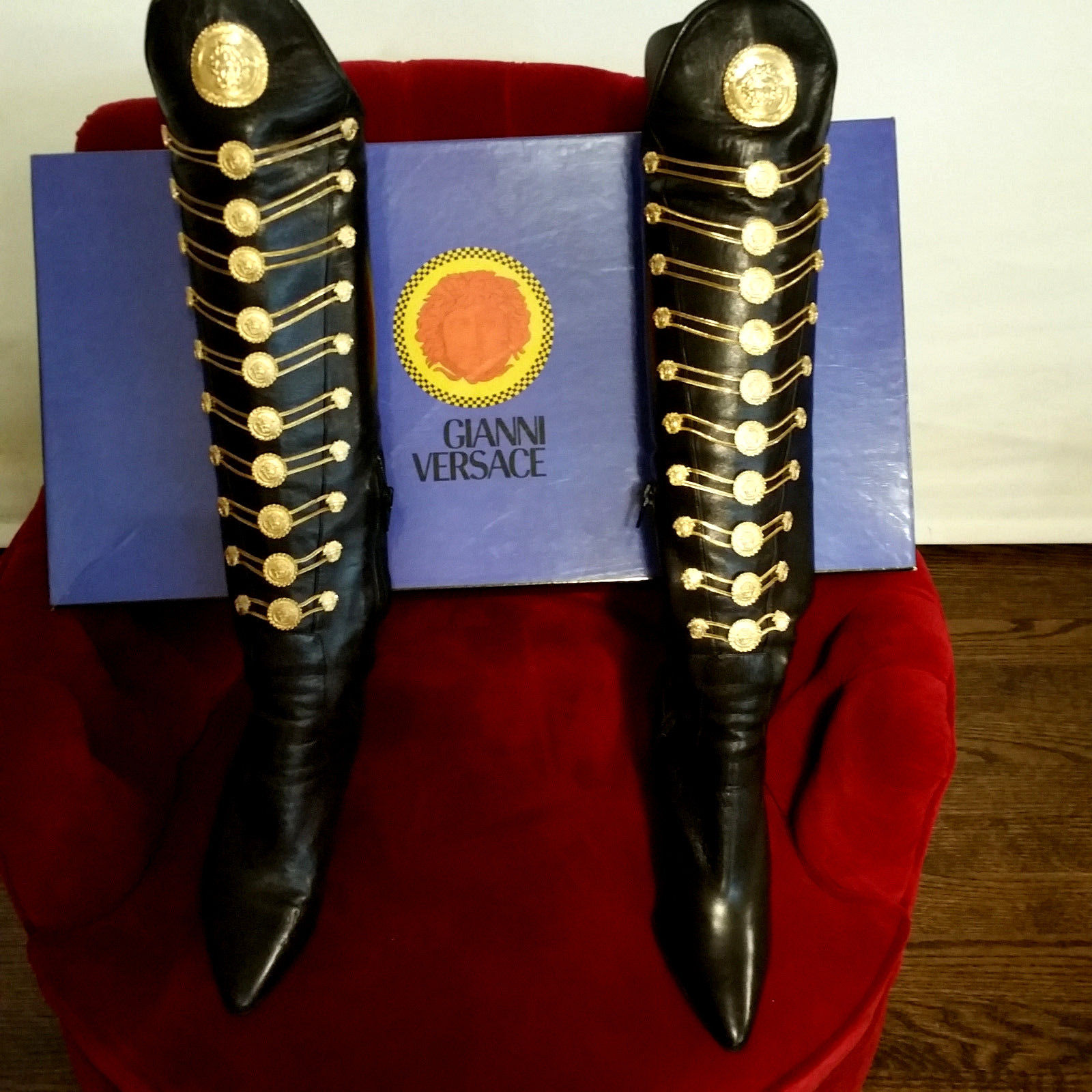 Bottes de créateurs : 5 modèles de collection les plus chers sur eBay !