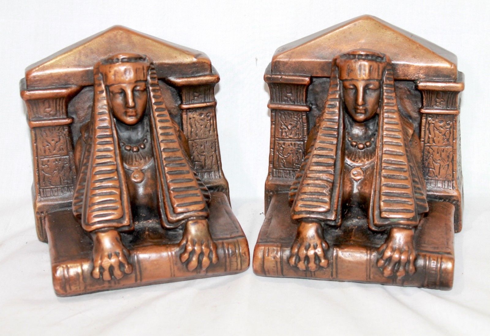 Sphinx : Un top 5 des produits dérivés vintages les plus chers vendus sur eBay !