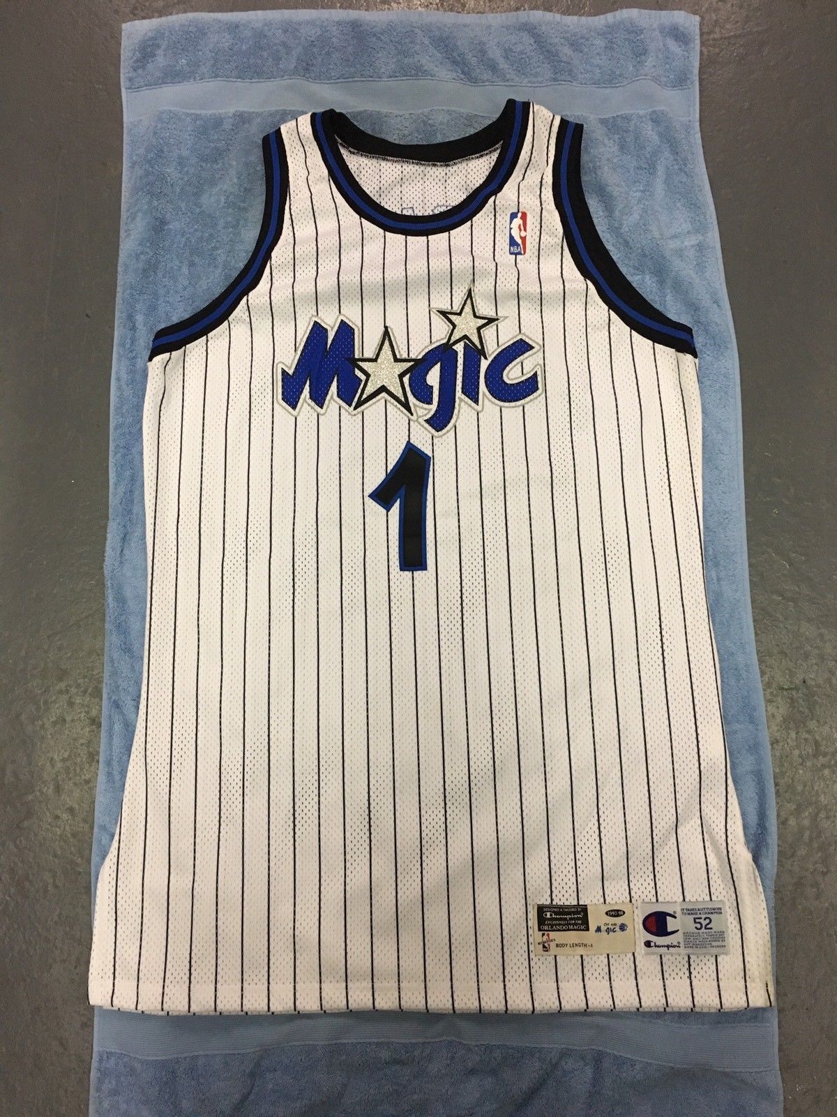 Top 5 des maillots NBA les plus rares vendus récemment sur eBay