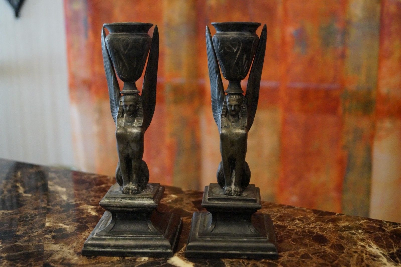 Sphinx : Un top 5 des produits dérivés vintages les plus chers vendus sur eBay !