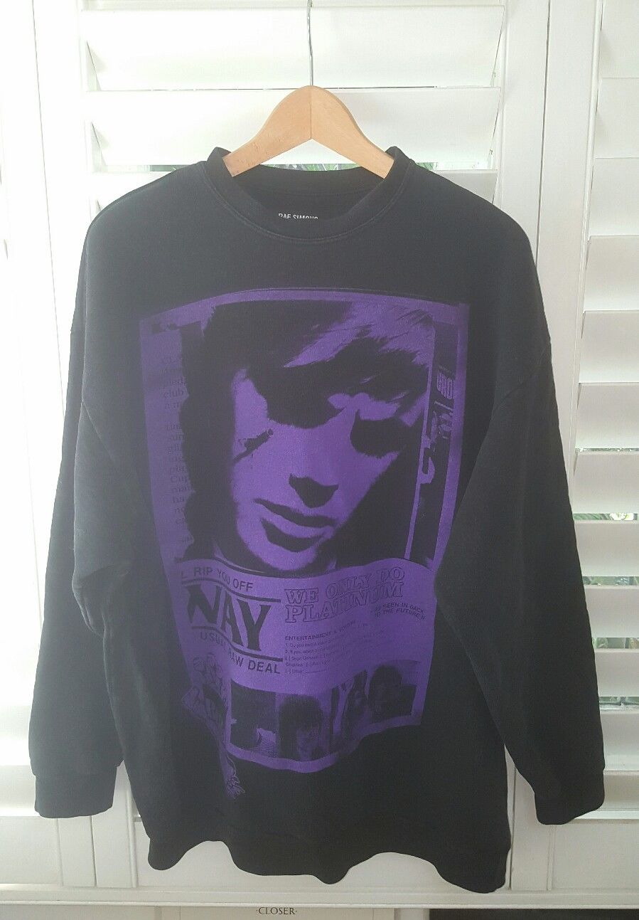 Les vêtements du Designer Raf Simons : Une sélection de 5 modèles les plus chers !