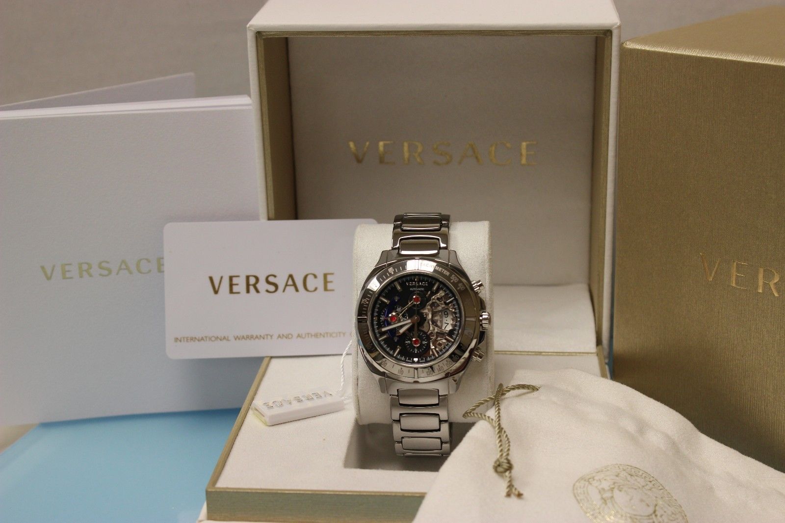 Montres Versace : 5 magnifiques modèles vendues sur eBay !  