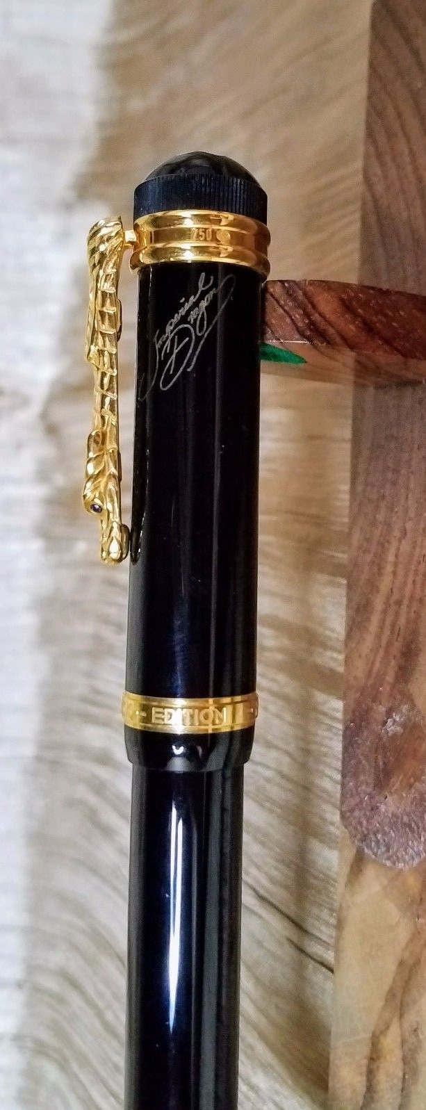 Une sélection de stylos de luxe Montblanc vendus sur eBay