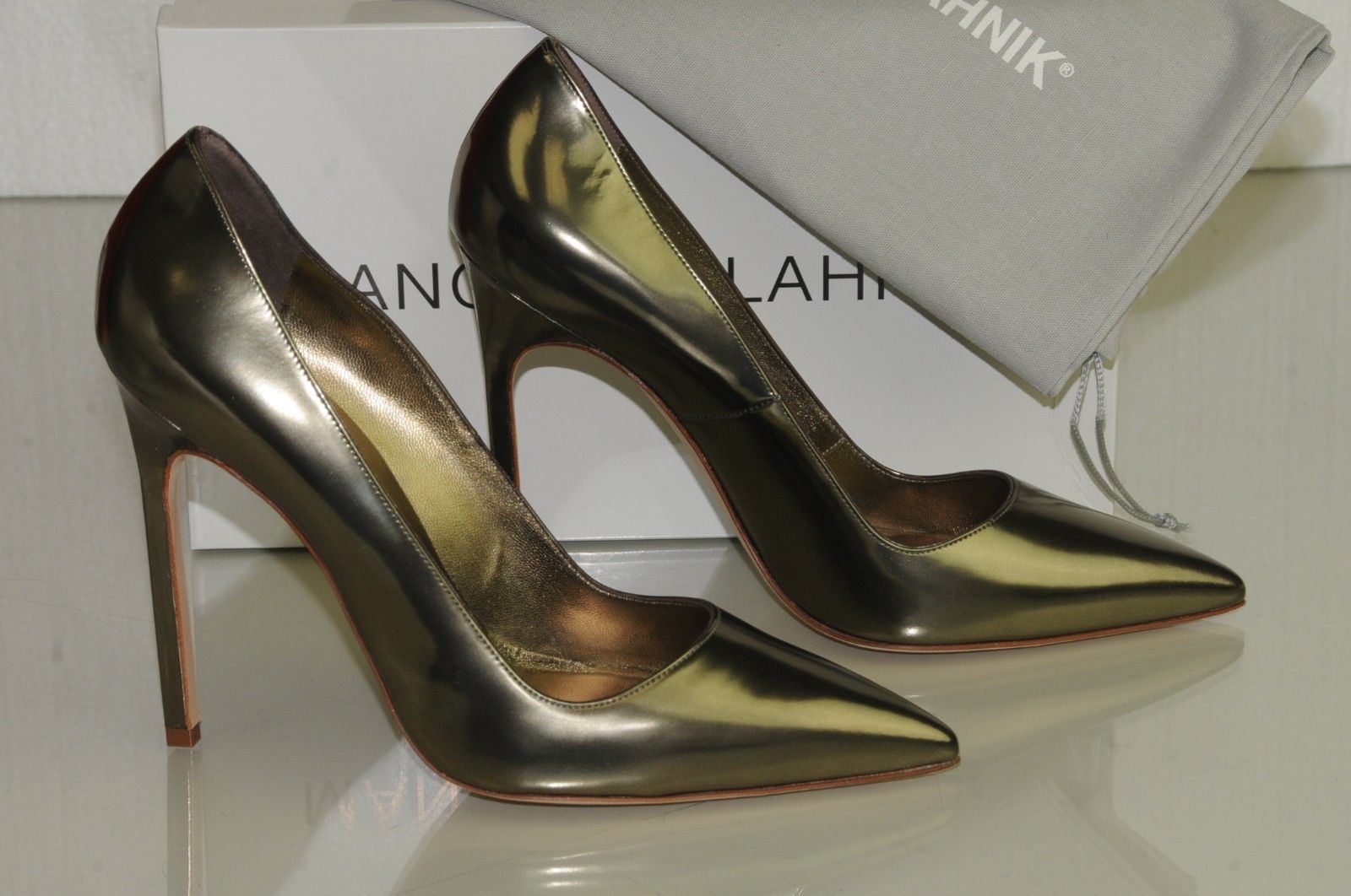 Top 5 des chaussures Manolo Blahnik les plus chères vendues récemment sur eBay !