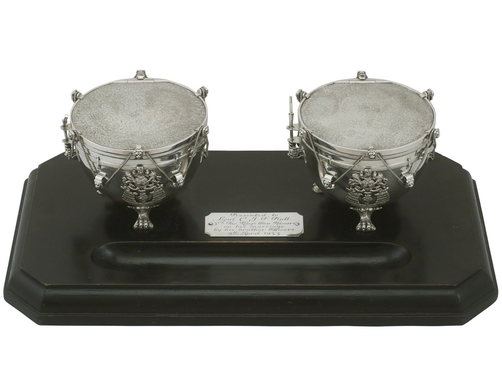 Encriers antiques : Un top 5 des pièces les plus chères sur eBay !