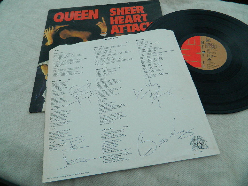 Le Top 5 des objets de collection Freddie Mercury les plus chers récemment vendus sur eBay ! 