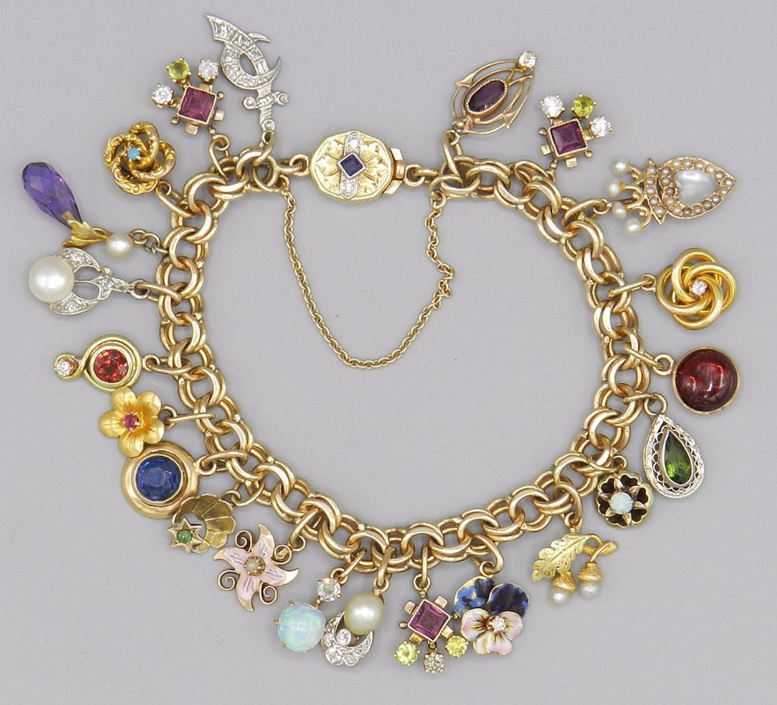 Bracelets à breloques : découvrez 5 des modèles les plus chers récemment vendus sur eBay !