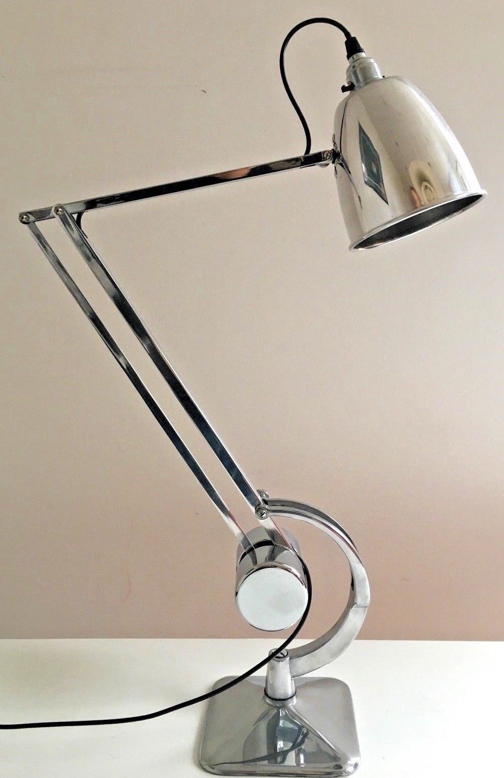 Lampes Anglepoises : une sélection de 5 modèles vintages les plus chers !