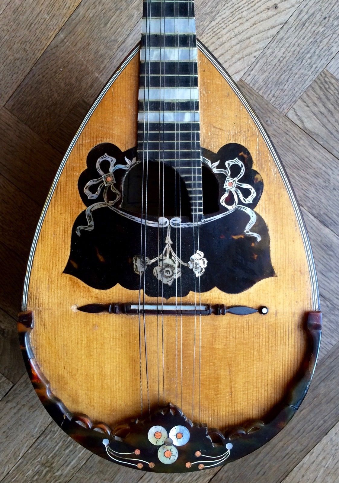 Une sélection de 5 mandolines de collection les plus chères sur eBay