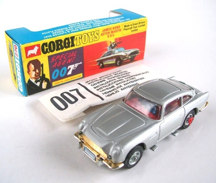 Corgi - 5 modèles parmi les plus rares.