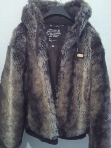 Un top 5 des articles Karl Kani vendus sur eBay