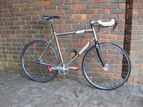 Une sélection de quelques vélos "fixed gear" de collection 